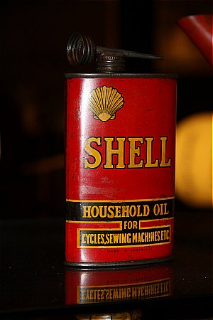 SHELL HOUSEHOLD OIL (Half Pint) - click to enlarge